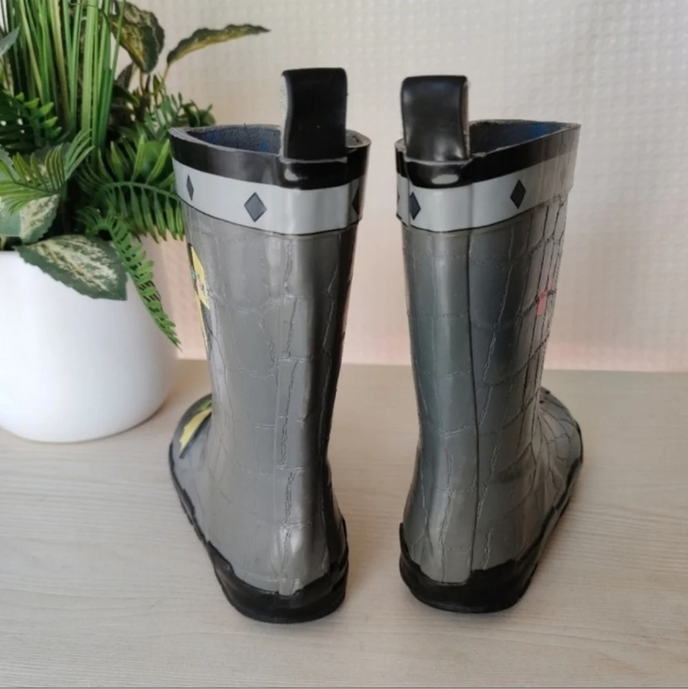 Kidorable Dragon Knight Gray Natural Rubber Rainboots Size 9 toddler